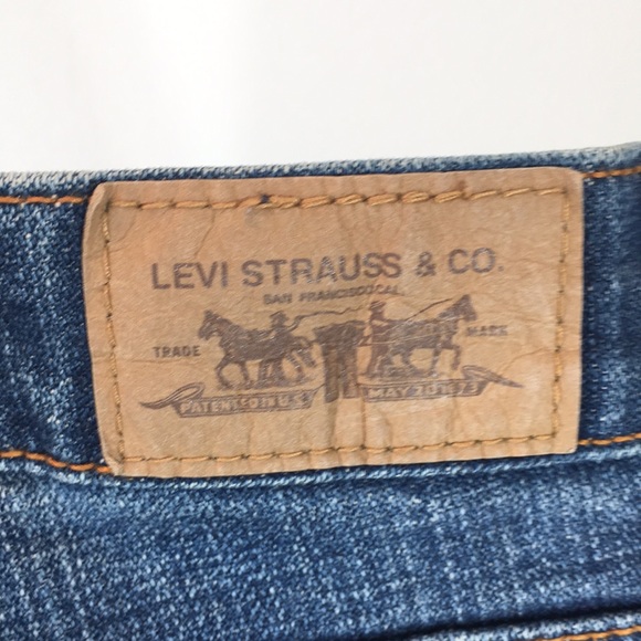 NWOT Levi’s with Custom Kick! - Picture 5 of 8